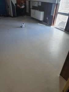 Konténerépület melegburkolása (K)